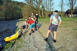 ODEMYK�N� a SJEZD �PY, Rafty, k�noe, yukony kajaky.... prost� co plave, to v�echno se z��astnilo tradi�n� akce Odemyk�n� �py. Pro n�koho to byl prvn� rafting pro jin� b�je�n� z�bava na k�no�ch. Slunce par�dn� a i voda byla  - fotografie 246