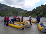 RAFTING EXPEDICE DO ALBÁNIE 2011, Daleká a exotická země nás opět přijala vlídně s překrásnou přírodou a dobrým počasím. Vodáckých zážitků bylo hojně, stejně jako gurmánských a cestovatelských. Příjemnou partu ještě vylepšila Danina k - fotografie 176