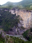 RAFTING EXPEDICE DO ALBÁNIE 2011, Daleká a exotická země nás opět přijala vlídně s překrásnou přírodou a dobrým počasím. Vodáckých zážitků bylo hojně, stejně jako gurmánských a cestovatelských. Příjemnou partu ještě vylepšila Danina k - fotografie 224