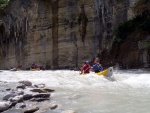 RAFTING EXPEDICE DO ALBÁNIE 2011, Daleká a exotická země nás opět přijala vlídně s překrásnou přírodou a dobrým počasím. Vodáckých zážitků bylo hojně, stejně jako gurmánských a cestovatelských. Příjemnou partu ještě vylepšila Danina k - fotografie 252