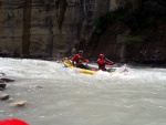 RAFTING EXPEDICE DO ALBÁNIE 2011, Daleká a exotická země nás opět přijala vlídně s překrásnou přírodou a dobrým počasím. Vodáckých zážitků bylo hojně, stejně jako gurmánských a cestovatelských. Příjemnou partu ještě vylepšila Danina k - fotografie 253