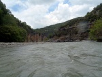 RAFTING EXPEDICE DO ALBÁNIE 2011, Daleká a exotická země nás opět přijala vlídně s překrásnou přírodou a dobrým počasím. Vodáckých zážitků bylo hojně, stejně jako gurmánských a cestovatelských. Příjemnou partu ještě vylepšila Danina k - fotografie 276