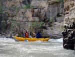 RAFTING EXPEDICE DO ALBÁNIE 2011, Daleká a exotická země nás opět přijala vlídně s překrásnou přírodou a dobrým počasím. Vodáckých zážitků bylo hojně, stejně jako gurmánských a cestovatelských. Příjemnou partu ještě vylepšila Danina k - fotografie 332
