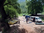 RAFTING EXPEDICE DO ALBÁNIE 2011, Daleká a exotická země nás opět přijala vlídně s překrásnou přírodou a dobrým počasím. Vodáckých zážitků bylo hojně, stejně jako gurmánských a cestovatelských. Příjemnou partu ještě vylepšila Danina k - fotografie 392
