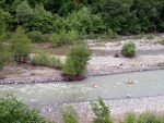 RAFTING EXPEDICE DO ALBÁNIE 2011, Daleká a exotická země nás opět přijala vlídně s překrásnou přírodou a dobrým počasím. Vodáckých zážitků bylo hojně, stejně jako gurmánských a cestovatelských. Příjemnou partu ještě vylepšila Danina k - fotografie 398