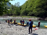 RAFTING EXPEDICE DO ALBÁNIE 2011, Daleká a exotická země nás opět přijala vlídně s překrásnou přírodou a dobrým počasím. Vodáckých zážitků bylo hojně, stejně jako gurmánských a cestovatelských. Příjemnou partu ještě vylepšila Danina k - fotografie 519