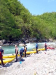 RAFTING EXPEDICE DO ALBÁNIE 2011, Daleká a exotická země nás opět přijala vlídně s překrásnou přírodou a dobrým počasím. Vodáckých zážitků bylo hojně, stejně jako gurmánských a cestovatelských. Příjemnou partu ještě vylepšila Danina k - fotografie 520