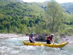 RAFTING EXPEDICE DO ALBÁNIE 2011, Daleká a exotická země nás opět přijala vlídně s překrásnou přírodou a dobrým počasím. Vodáckých zážitků bylo hojně, stejně jako gurmánských a cestovatelských. Příjemnou partu ještě vylepšila Danina k - fotografie 523