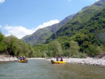 RAFTING EXPEDICE DO ALBÁNIE 2011, Daleká a exotická země nás opět přijala vlídně s překrásnou přírodou a dobrým počasím. Vodáckých zážitků bylo hojně, stejně jako gurmánských a cestovatelských. Příjemnou partu ještě vylepšila Danina k - fotografie 525