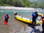 RAFTING EXPEDICE DO ALBÁNIE 2011, Daleká a exotická země nás opět přijala vlídně s překrásnou přírodou a dobrým počasím. Vodáckých zážitků bylo hojně, stejně jako gurmánských a cestovatelských. Příjemnou partu ještě vylepšila Danina k - fotografie 542