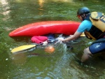 KAJAKOV� �KOLA NA JIZE�E kv�ten 2011, Jasn�, kajak je In! Kajak let� - pojedte se tak� sv�zt na t�to vln�! N�dhern� v�kend, kr�sn� voda a jako bonus sjezd Kamenice. Par�dn� v�kend. - fotografie 93