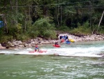 KAJAK KEMP SALZA 2010, Parádní posun v technice jízdy, skvělý počasí a rozmanitá voda. Všichni si to myslím užili dosytosti. - fotografie 17