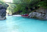 RAFTING V JULSKÝCH ALPÁCH KVĚTEN 2011, Tenhle výběr řek se opravdu povedl. Když na něj vyrazíte je potřeba mít trochu štěstí na vodu. Moc dobrá parta - to se dá jet cokoliv za jakýkoliv vody. - fotografie 25