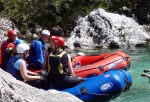 RAFTING V JULSKÝCH ALPÁCH KVĚTEN 2011, Tenhle výběr řek se opravdu povedl. Když na něj vyrazíte je potřeba mít trochu štěstí na vodu. Moc dobrá parta - to se dá jet cokoliv za jakýkoliv vody. - fotografie 94