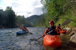 KAJAK KEMP SALZA 2011, Parádní parta, rostoucí voda a taky výkony účastníků. Myslím že to byl skvělej kemp. Všechny zdraví Venca a Sandál - fotografie 81