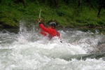 KAJAK KEMP SALZA 2011, Parádní parta, rostoucí voda a taky výkony účastníků. Myslím že to byl skvělej kemp. Všechny zdraví Venca a Sandál - fotografie 114