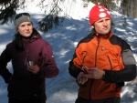 ZÁKLADNÍ KURZ SKIALPINISMU 10.-12.2.2012, Nádherné počasí, přes den teplo a slunce, v noci mrazivo, prašánek a parta zapálených mladých a krásných lidí. No co by mohlo být lepší... Skol! A ať žijí gastro zážitky a skialpinismus! - fotografie 17