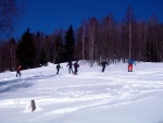ZÁKLADNÍ KURZ SKIALPINISMU 10.-12.2.2012, Nádherné počasí, přes den teplo a slunce, v noci mrazivo, prašánek a parta zapálených mladých a krásných lidí. No co by mohlo být lepší... Skol! A ať žijí gastro zážitky a skialpinismus! - fotografie 45