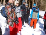 ZÁKLADNÍ KURZ SKIALPINISMU 10.-12.2.2012, Nádherné počasí, přes den teplo a slunce, v noci mrazivo, prašánek a parta zapálených mladých a krásných lidí. No co by mohlo být lepší... Skol! A ať žijí gastro zážitky a skialpinismus! - fotografie 102