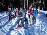 ZÁKLADNÍ KURZ SKIALPINISMU 10.-12.2.2012, Nádherné počasí, přes den teplo a slunce, v noci mrazivo, prašánek a parta zapálených mladých a krásných lidí. No co by mohlo být lepší... Skol! A ať žijí gastro zážitky a skialpinismus! - fotografie 117