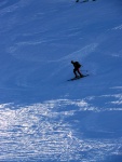 SKIALPINISTICKÉ ELDORÁDO, Tahle parta vedená Hanzem a Salámkem měla neskutečnou kliku na počasí... Spousta sněhu, slunce, lavin i nastoupaných výškových metrů a vypitých kvasnic. Tahle partička si poradila se vším, včetně náro - fotografie 280