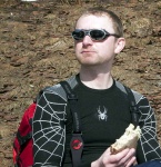 Základní kurz skialpinismu 16.-18.3.2012, Parádní jarní počásko, tvrdý firn a čistě chlapská parta. K tomu vyvrcholení na Sněžce a bezva náladička. Prostě se to vydařilo. - fotografie 14