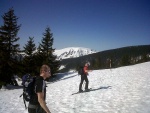 Základní kurz skialpinismu 16.-18.3.2012, Parádní jarní počásko, tvrdý firn a čistě chlapská parta. K tomu vyvrcholení na Sněžce a bezva náladička. Prostě se to vydařilo. - fotografie 19
