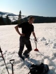 Základní kurz skialpinismu 16.-18.3.2012, Parádní jarní počásko, tvrdý firn a čistě chlapská parta. K tomu vyvrcholení na Sněžce a bezva náladička. Prostě se to vydařilo. - fotografie 58