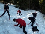 Základní kurz skialpinismu 16.-18.3.2012, Parádní jarní počásko, tvrdý firn a čistě chlapská parta. K tomu vyvrcholení na Sněžce a bezva náladička. Prostě se to vydařilo. - fotografie 89