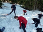 Základní kurz skialpinismu 16.-18.3.2012, Parádní jarní počásko, tvrdý firn a čistě chlapská parta. K tomu vyvrcholení na Sněžce a bezva náladička. Prostě se to vydařilo. - fotografie 90