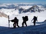 DACHSTEIN VRCHOL NA SKIALPECH 2012, Mooc dobrá parta si to s Hanzem úžívala za skvělého počasí a báječné nálady. Kdou kounkne na fotky pochopí, že není moc co dodat. - fotografie 48
