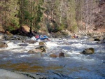 RAFTING NA JIZEŘE duben 2012, Příjemná voda, slunce i mraky, pohoda na lodích a raftech, usměvaví mladí a krásní lidé v posádkách. Díky Krakonoši - fotografie 1