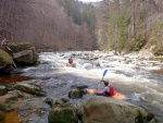 RAFTING NA JIZEŘE duben 2012, Příjemná voda, slunce i mraky, pohoda na lodích a raftech, usměvaví mladí a krásní lidé v posádkách. Díky Krakonoši - fotografie 8