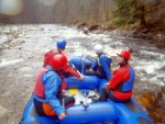 RAFTING NA JIZEŘE duben 2012, Příjemná voda, slunce i mraky, pohoda na lodích a raftech, usměvaví mladí a krásní lidé v posádkách. Díky Krakonoši - fotografie 24