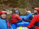 RAFTING NA JIZEŘE duben 2012, Příjemná voda, slunce i mraky, pohoda na lodích a raftech, usměvaví mladí a krásní lidé v posádkách. Díky Krakonoši - fotografie 27