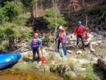 RAFTING NA JIZEŘE duben 2012, Příjemná voda, slunce i mraky, pohoda na lodích a raftech, usměvaví mladí a krásní lidé v posádkách. Díky Krakonoši - fotografie 37
