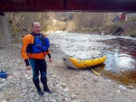 RAFTING NA JIZEŘE duben 2012, Příjemná voda, slunce i mraky, pohoda na lodích a raftech, usměvaví mladí a krásní lidé v posádkách. Díky Krakonoši - fotografie 41