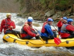 RAFTING NA JIZEŘE duben 2012, Příjemná voda, slunce i mraky, pohoda na lodích a raftech, usměvaví mladí a krásní lidé v posádkách. Díky Krakonoši - fotografie 56
