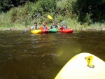 KAJAKOVÁ ŠKOLA HORNÍ JIZERA, Perfektní a pohodový tým padlerů :-) Škoda že nevyšla předpověd ohledně deště a tak jsme jen hoblovali Kamenici a Jizeru a pilovali techniku. Nezbývá mi než všechny účastníky pochválit. Mára - fotografie 26