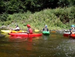 KAJAKOVÁ ŠKOLA HORNÍ JIZERA, Perfektní a pohodový tým padlerů :-) Škoda že nevyšla předpověd ohledně deště a tak jsme jen hoblovali Kamenici a Jizeru a pilovali techniku. Nezbývá mi než všechny účastníky pochválit. Mára - fotografie 30