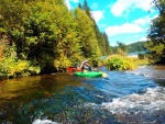 KAJAKOVÁ ŠKOLA HORNÍ JIZERA, Perfektní a pohodový tým padlerů :-) Škoda že nevyšla předpověd ohledně deště a tak jsme jen hoblovali Kamenici a Jizeru a pilovali techniku. Nezbývá mi než všechny účastníky pochválit. Mára - fotografie 63