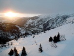 Skialpinistický přechod Krkonoš, Těsně po Novém roce jsme se vydali na přechod Krkonoš z Dolních Míseček až do Janských Lázní. Počasí úkázalo svoji drsnější tvář, přesto v týmu vládla naprostá pohoda. Večer ve finské kádi také neměl - fotografie 6