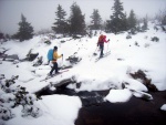 Skialpinistický přechod Krkonoš, Těsně po Novém roce jsme se vydali na přechod Krkonoš z Dolních Míseček až do Janských Lázní. Počasí úkázalo svoji drsnější tvář, přesto v týmu vládla naprostá pohoda. Večer ve finské kádi také neměl - fotografie 70