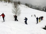 ZÁKLADNÍ KURZ SKIALPINISMU 15.-17.2.2013, Parádní, v téměř čistě chlapská záležtost. Brilantní sněhové podmínky a pohoda v týmu a žádostivost se něco dozvědět. Všichni se naučili skvěle nakopnout Harleye a nejen to... - fotografie 7