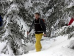 ZÁKLADNÍ KURZ SKIALPINISMU 15.-17.2.2013, Parádní, v téměř čistě chlapská záležtost. Brilantní sněhové podmínky a pohoda v týmu a žádostivost se něco dozvědět. Všichni se naučili skvěle nakopnout Harleye a nejen to... - fotografie 26