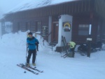 Skialpinistický víkend v Krkonoších Z Janských lázní přes Sněžku do Janských Lázní, Napadl sníh a tak jsme vyrazili do bílé stopy. Parádní víkend, sjela se báječná parta tak jen té mlhy mohlo být trochu méně Krakonoši :-) - fotografie 3
