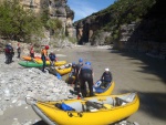 VODÁCKÁ EXPEDICE PANENSKÉ ŘEKY ALBÁNIE 2015, Po chladnějším začátku vyšlo počasí parádně a voda luxusní. A partička na vodě fungovala báječně... - fotografie 20