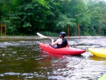 Kajaková škola Jizera - základní kurz, Přes samé pádlování, ani nebyl čas na focení. Progres byl ovšem markantní a i za této příjemné vody kolem 5,5 m3 to bylo moc fajn. - fotografie 2