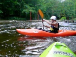 Kajaková škola Jizera - základní kurz, Přes samé pádlování, ani nebyl čas na focení. Progres byl ovšem markantní a i za této příjemné vody kolem 5,5 m3 to bylo moc fajn. - fotografie 3
