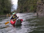 Perly alpských řek - květen 2006, Jeden z nejoblíbenějších raftových zájezdů do Rakouska a Slovinska opět nezklamal. Krásné počasí, útulný kemp a tyrkysová, křišťálově čistá voda s kulisou vápencových štítů Alp. - fotografie 24